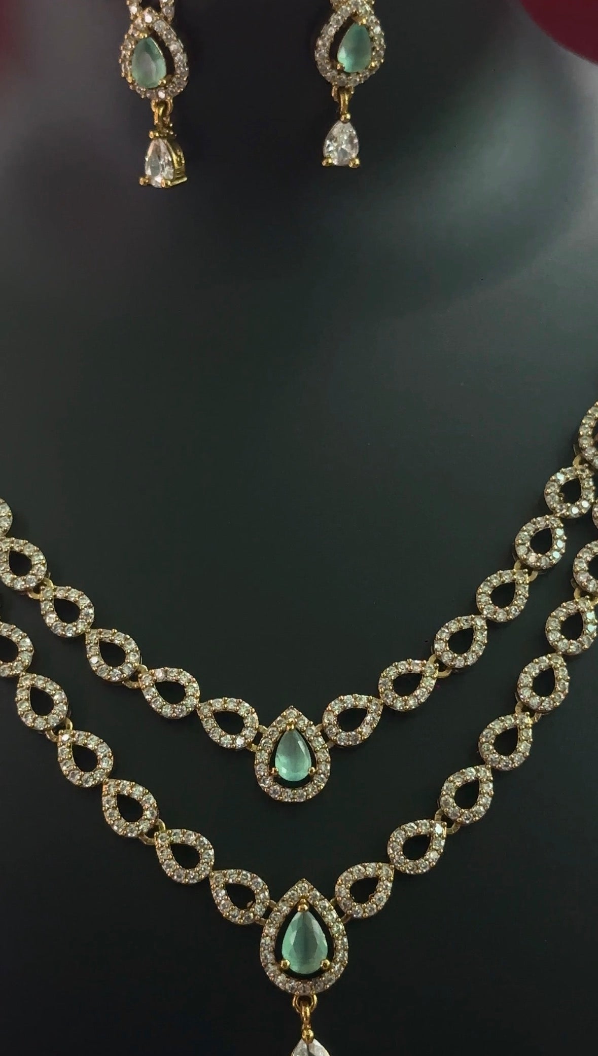 Double layered tear drop AD necklace