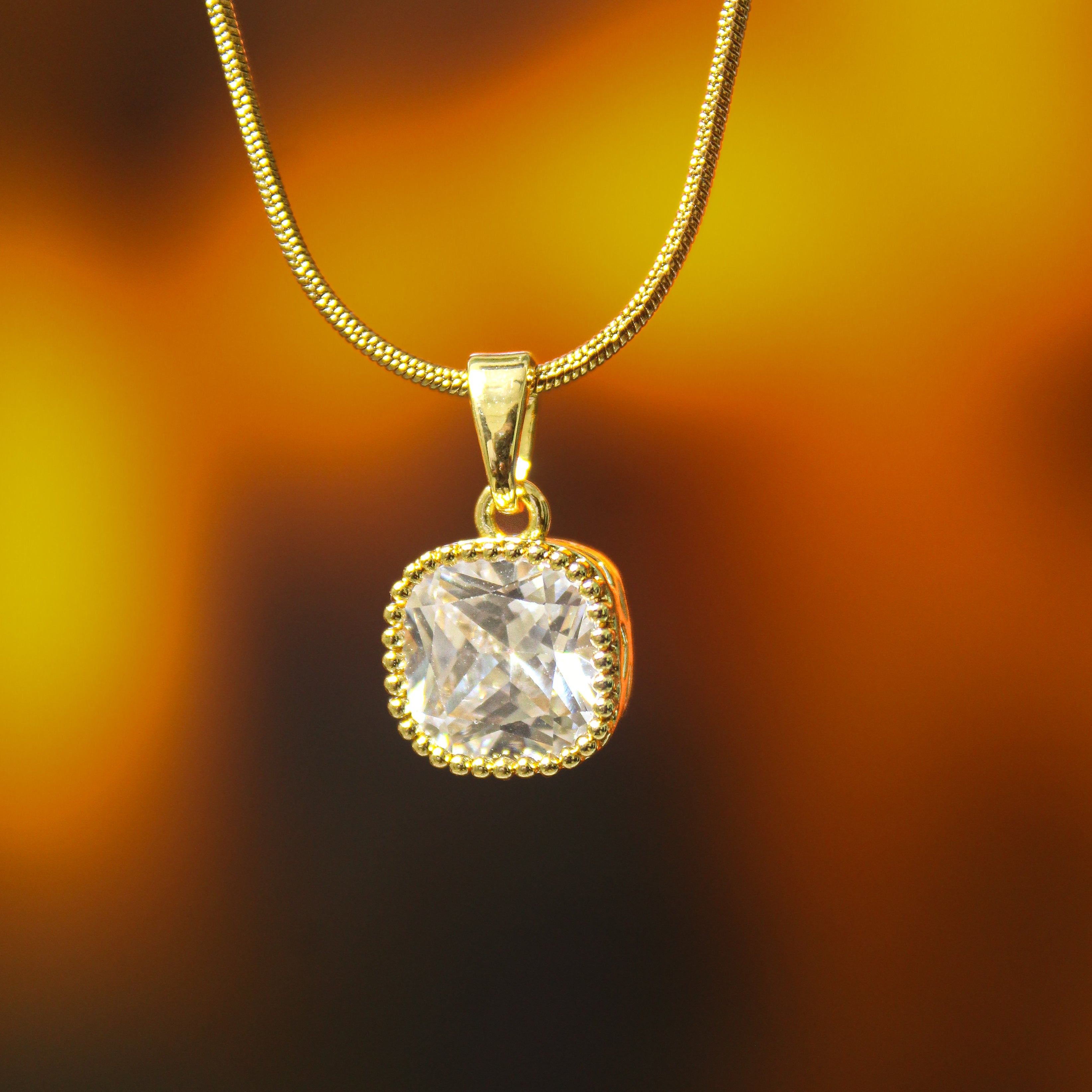 Solitaire pendant Anti-tarnish chain - House Of Tanaya