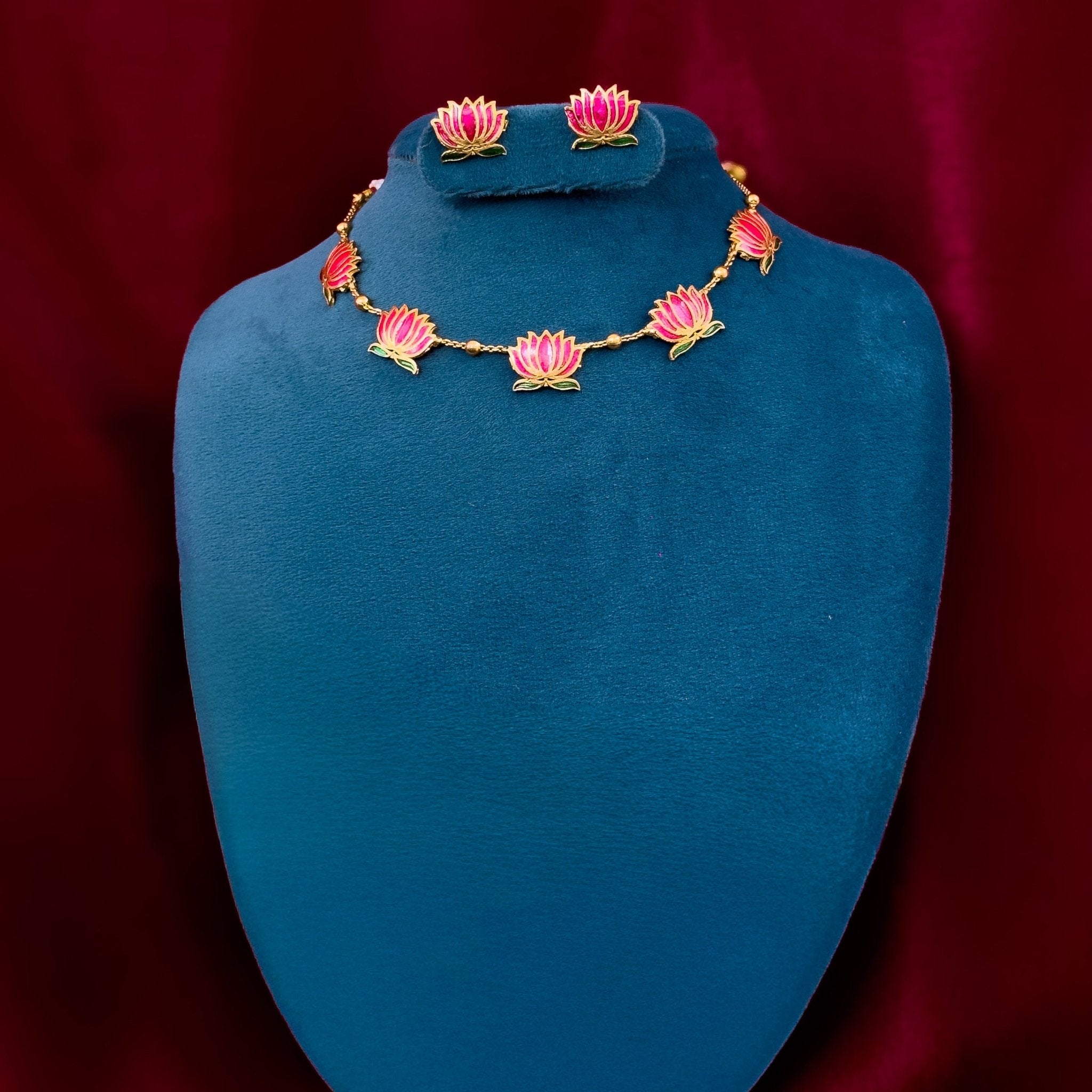 Lotus necklace with earrings - House Of Tanaya