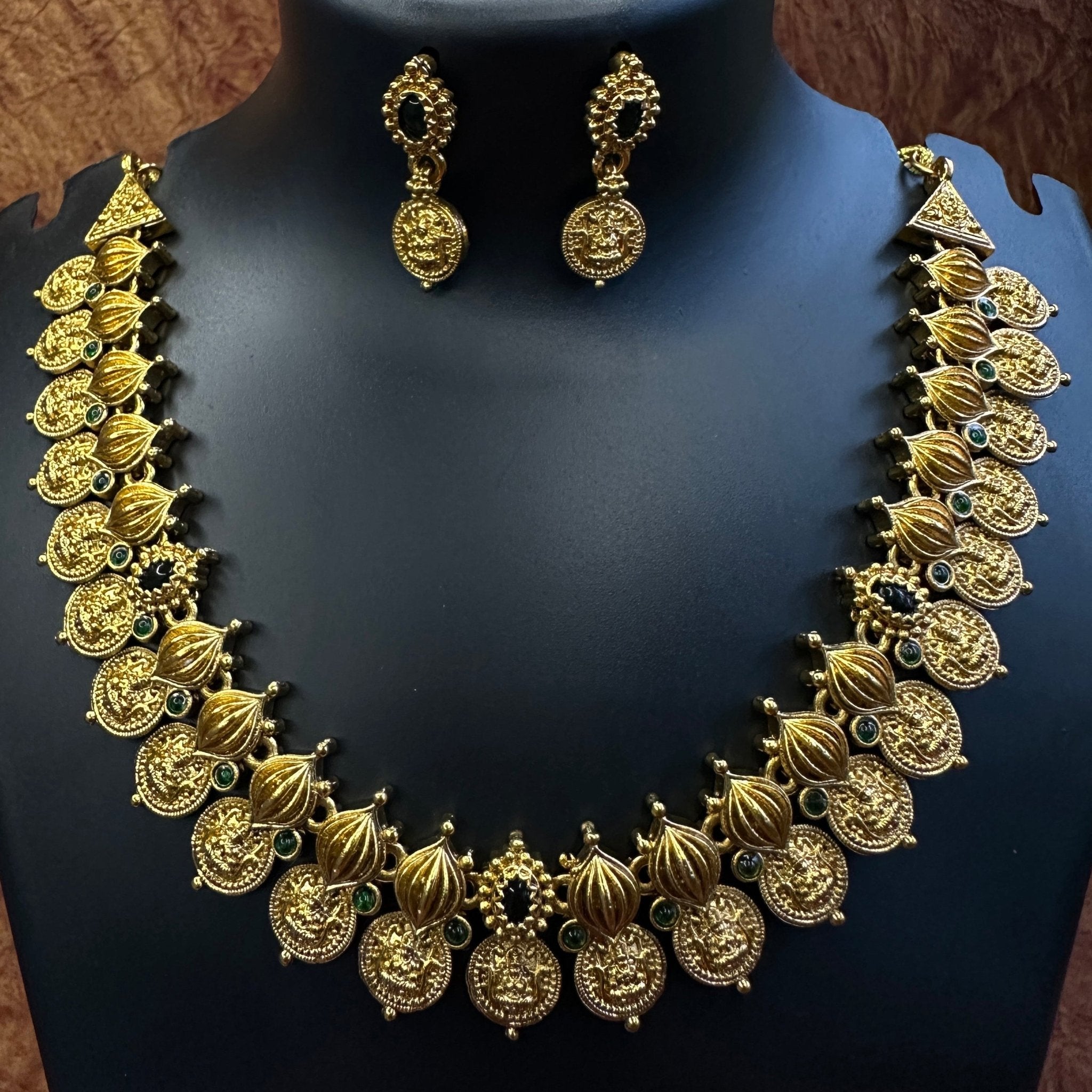 Vismaya coin necklace with earrings - House Of Tanaya