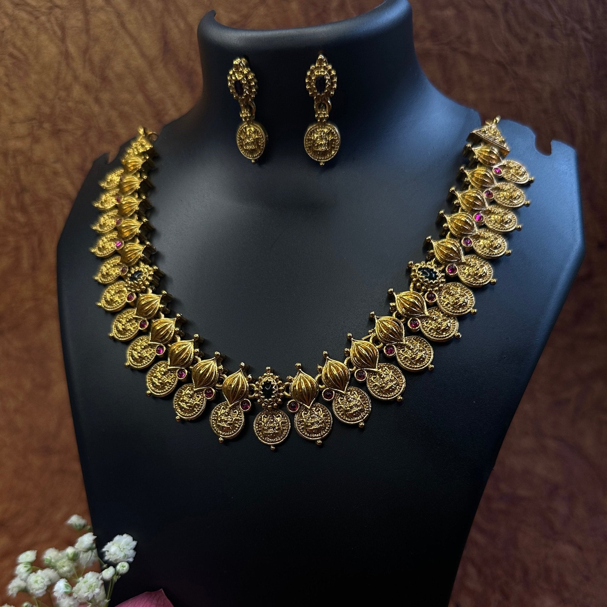 Vismaya coin necklace with earrings - House Of Tanaya