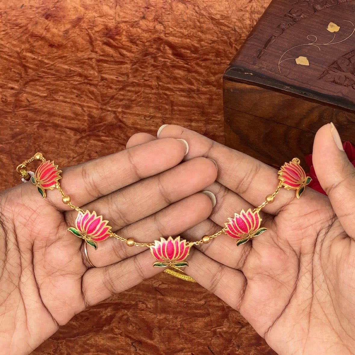 Lotus necklace with earrings - House Of Tanaya