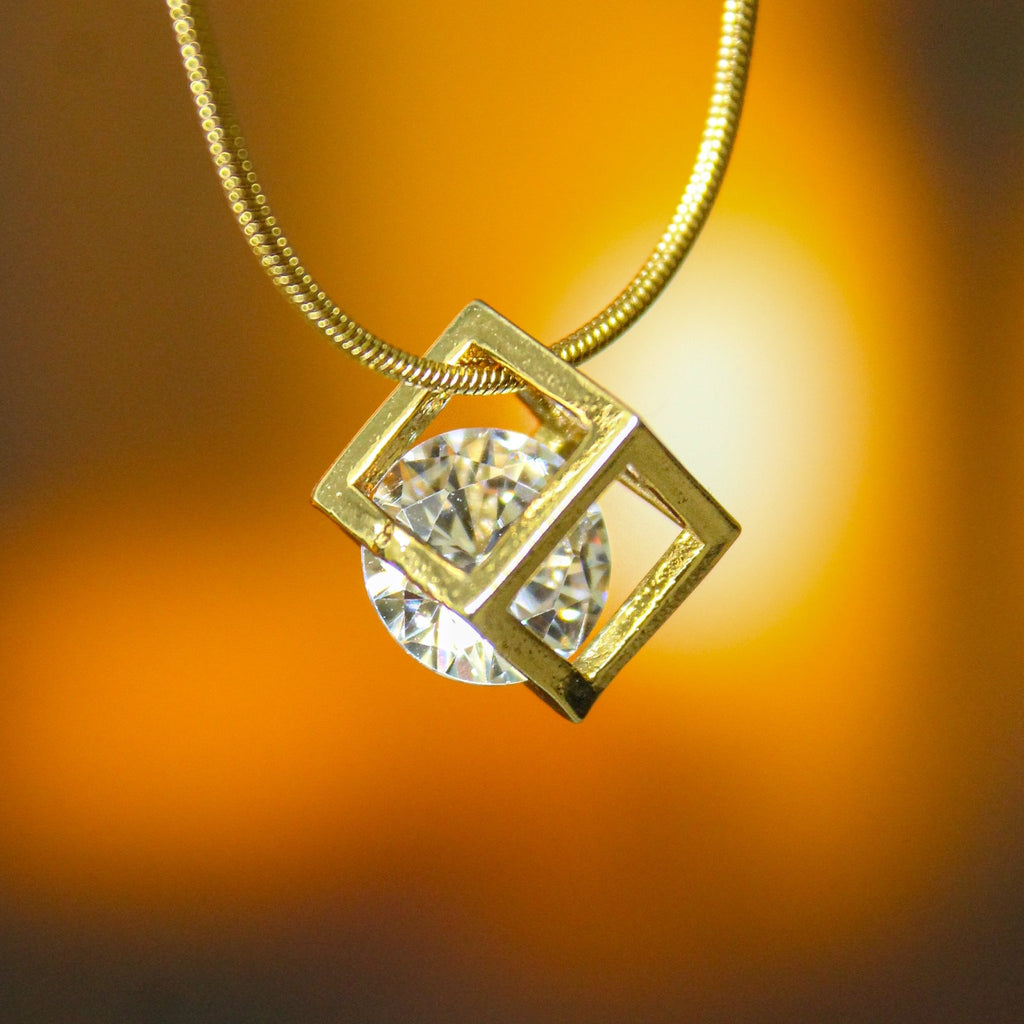 Luxe diamond pendant Anti tarnish chain - House Of Tanaya