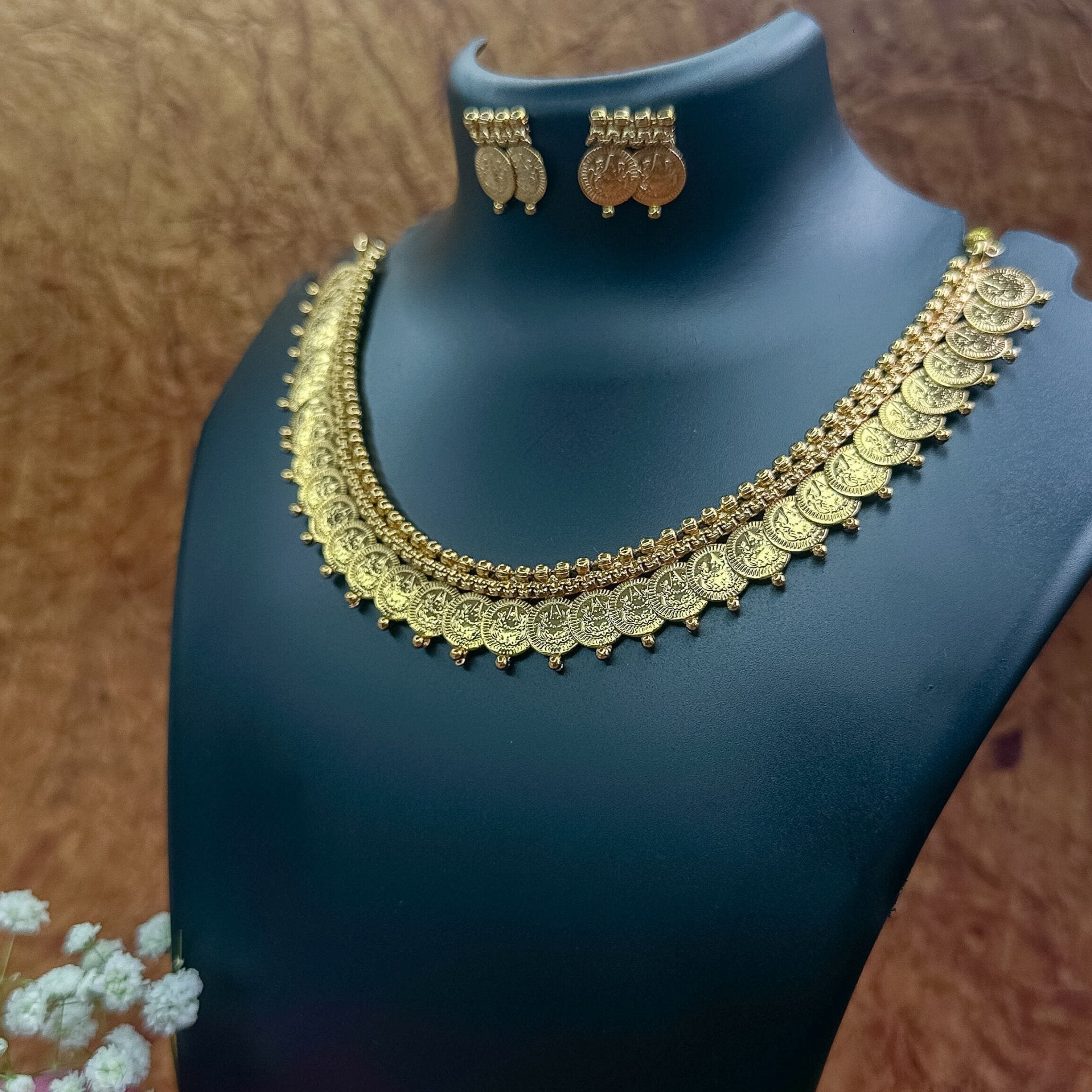 Gold look - alike Kaasimala paired with matching studs - House Of Tanaya